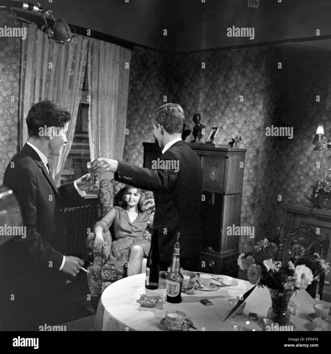 Alsterstrasse, Fernsehserie, Deutschland 1963, Darsteller: Ronni Fischer (links), -?-, -?- Foto Stock