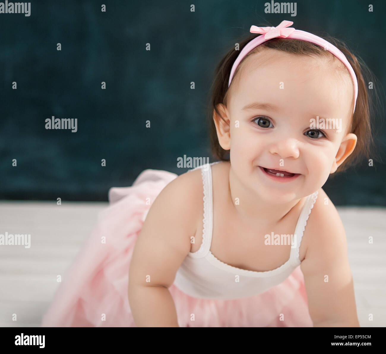 Ritratto di un anno di età bambino indossare tuta di balletto Foto Stock