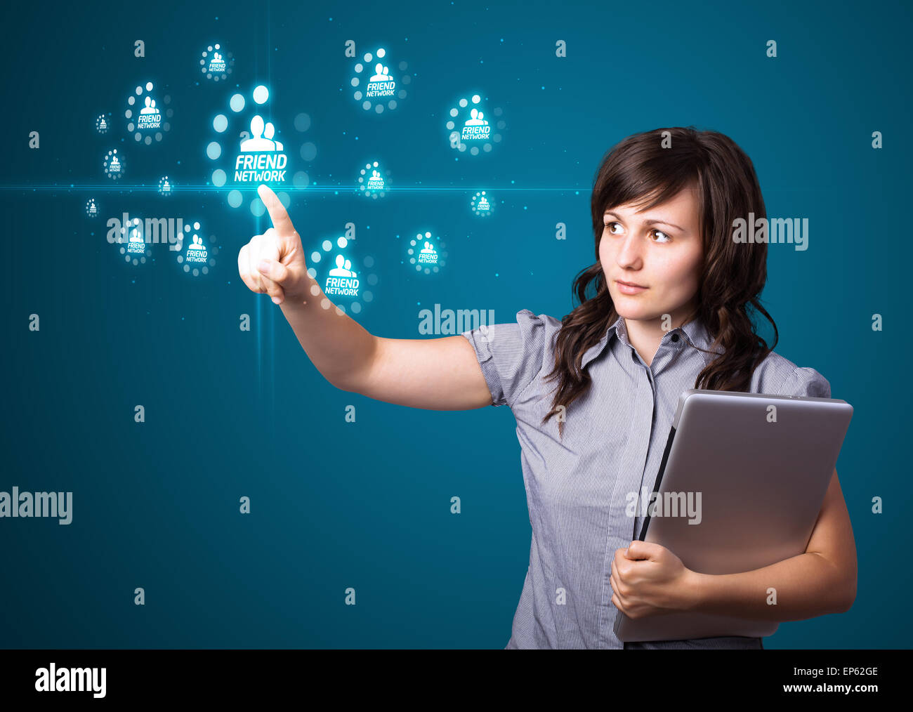 Imprenditrice premendo sociale moderno tipo di icone Foto Stock