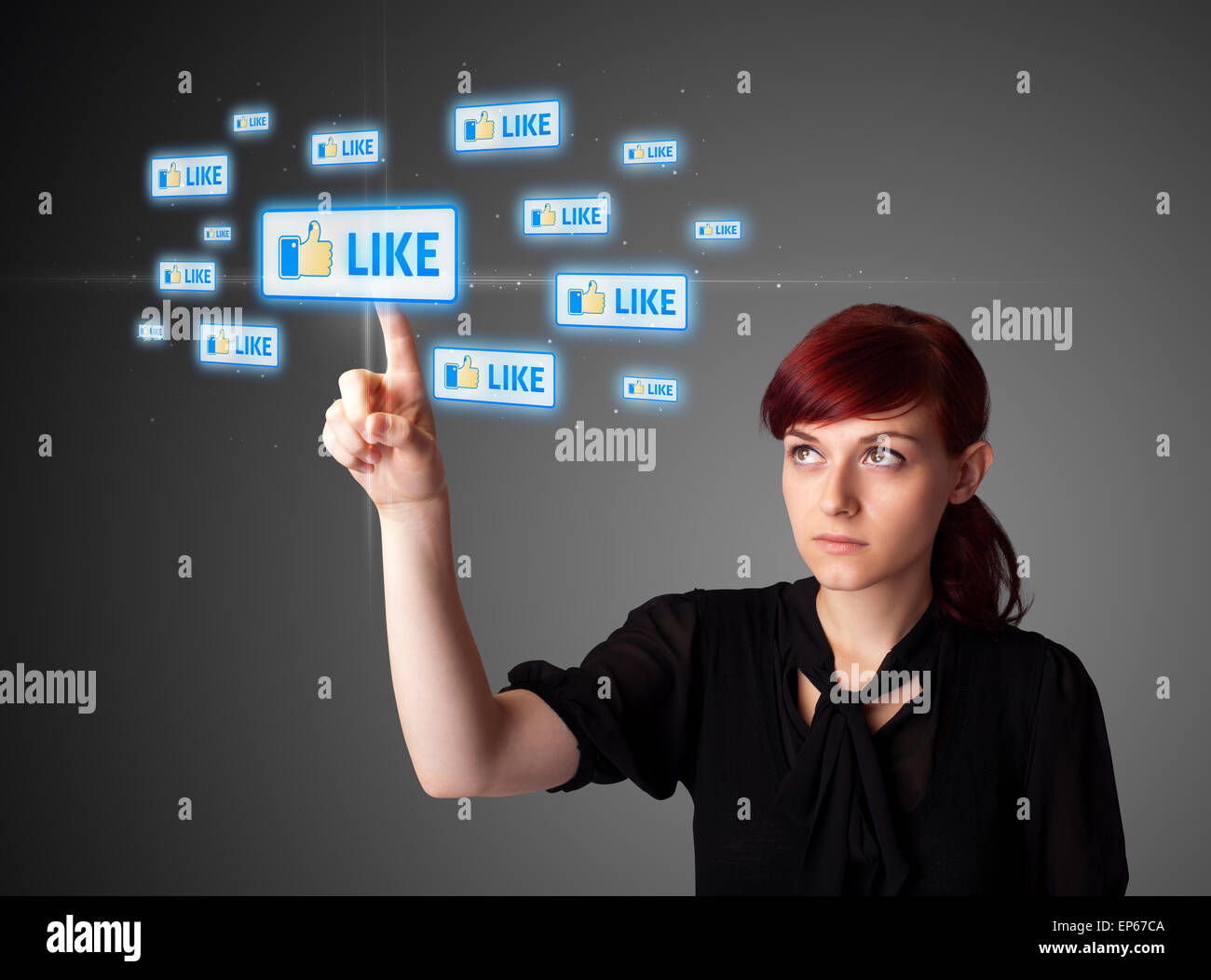 Imprenditrice premendo sociale moderno tipo di icone Foto Stock