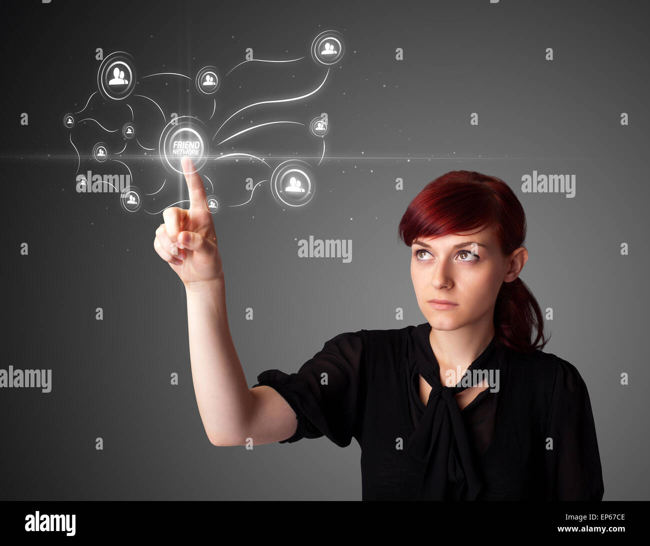 Imprenditrice premendo sociale moderno tipo di icone Foto Stock