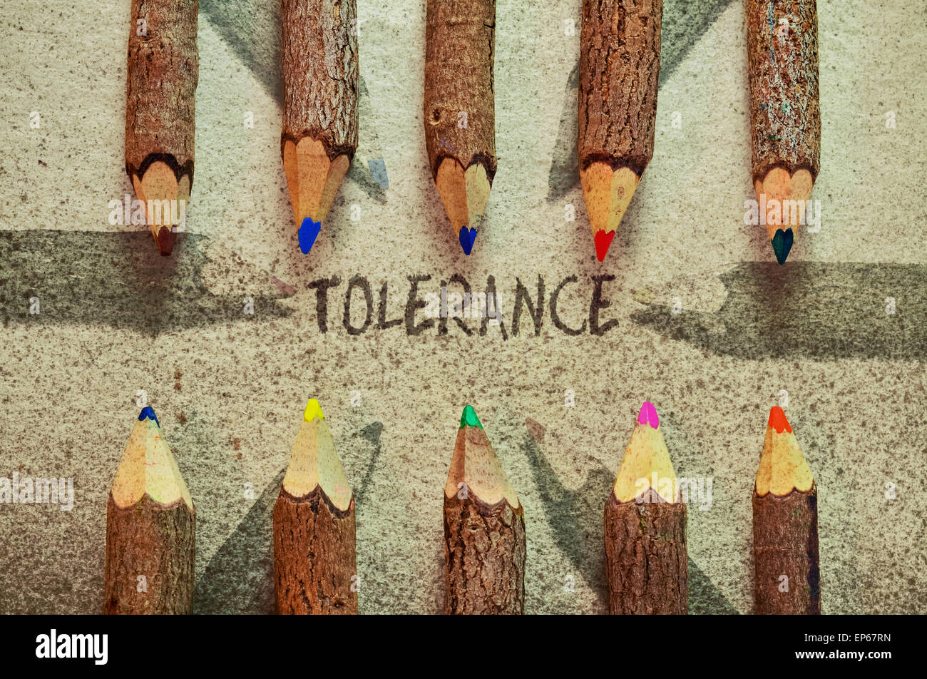 Immagine concettuale con matite su vintage background come un appello per la tolleranza Foto Stock