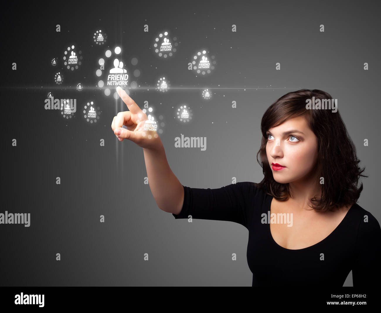 Imprenditrice premendo sociale moderno tipo di icone Foto Stock