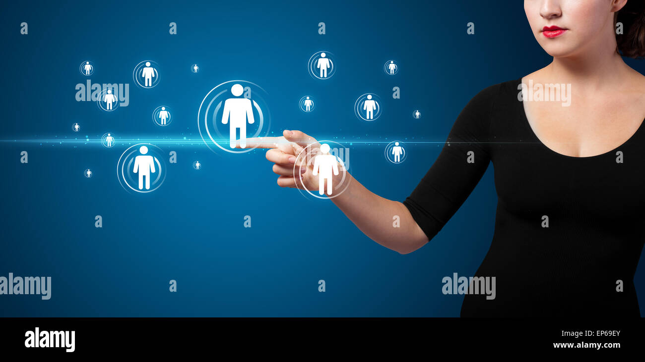 Imprenditrice premendo sociale moderno tipo di icone Foto Stock