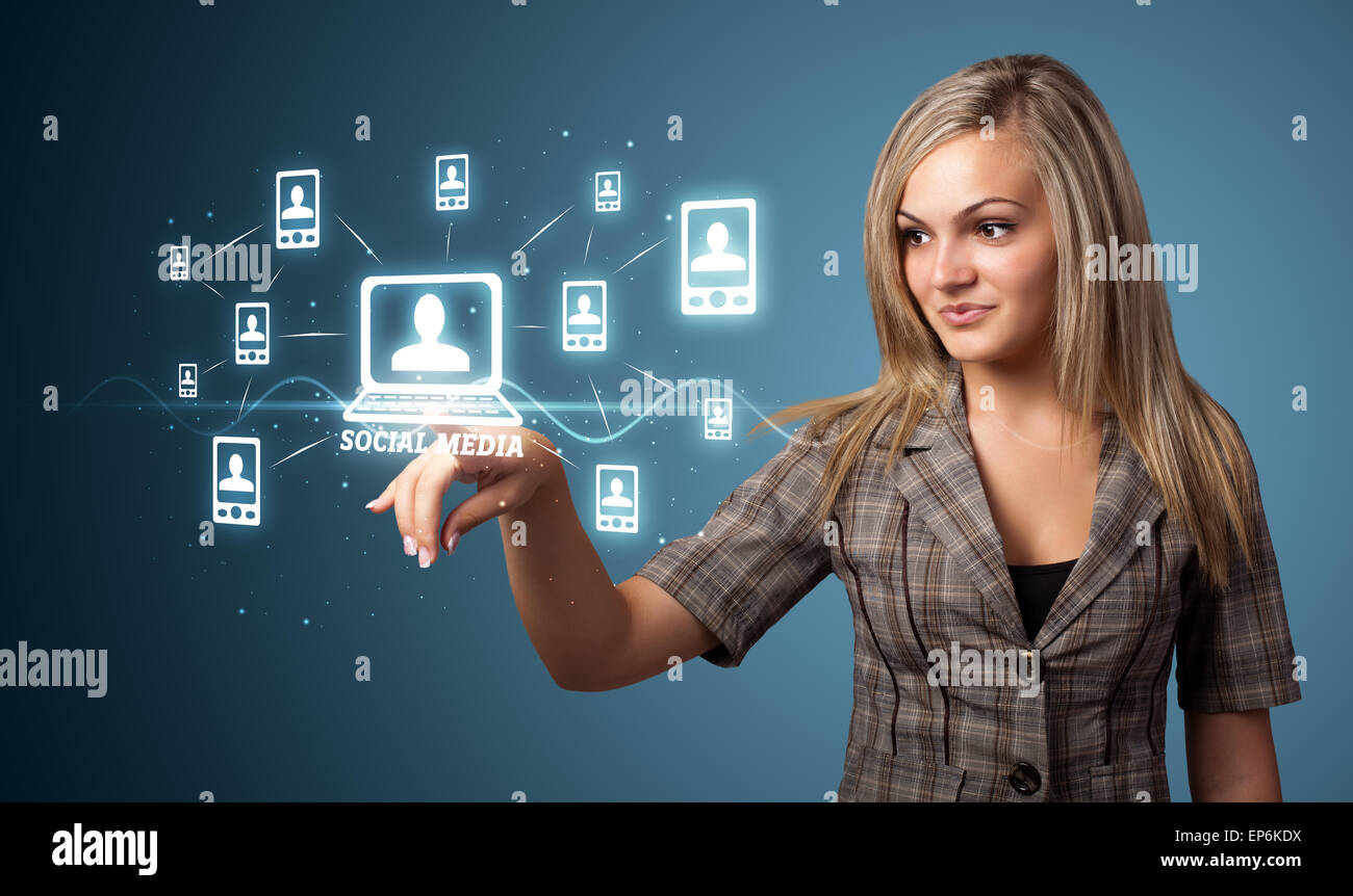 Imprenditrice premendo sociale moderno tipo di icone Foto Stock