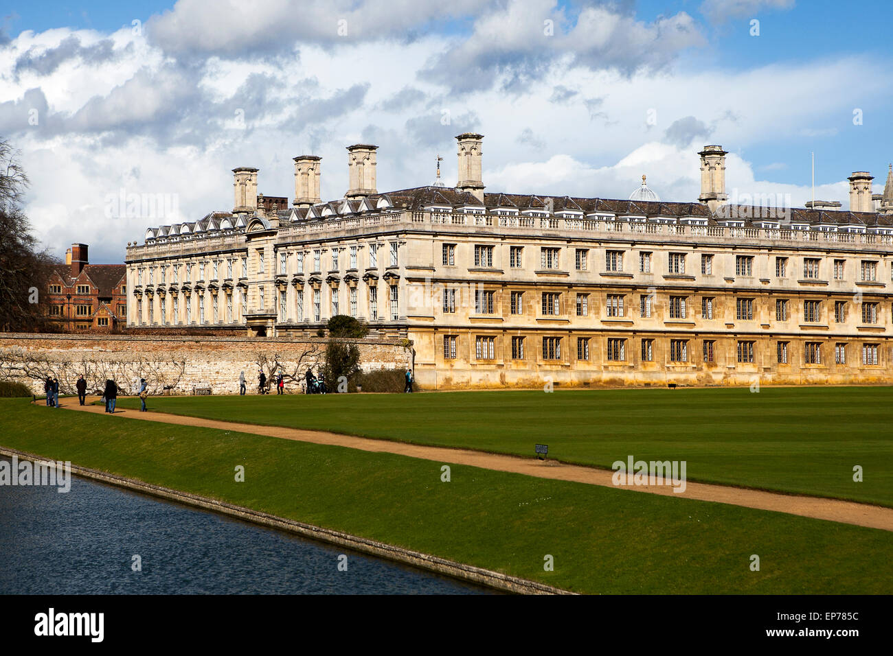 CAMBRIDGE, Inghilterra - aprile 16 : King's College raffigurato su Aprile 16, 2014 a Cambridge, Inghilterra. Fondata nel 1441 dal Re Enrico V Foto Stock