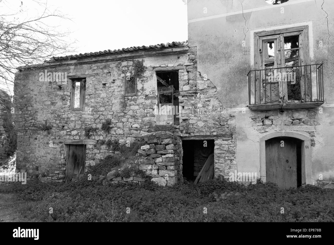 Roscigno è molto piccolo e pittoresco villaggio abbandonato in provincia di Salerno in Italia Foto Stock