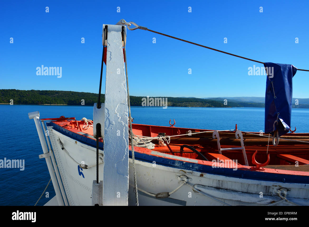 Molto vecchia barca vita ancora in funzione dettaglio Foto Stock
