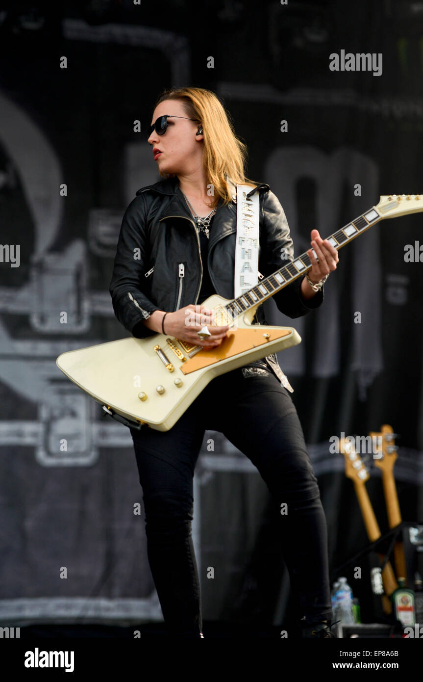 Lzzy Hale di Halestorm effettuando al 2015 Monster Energy Carolina Rebellion Foto Stock