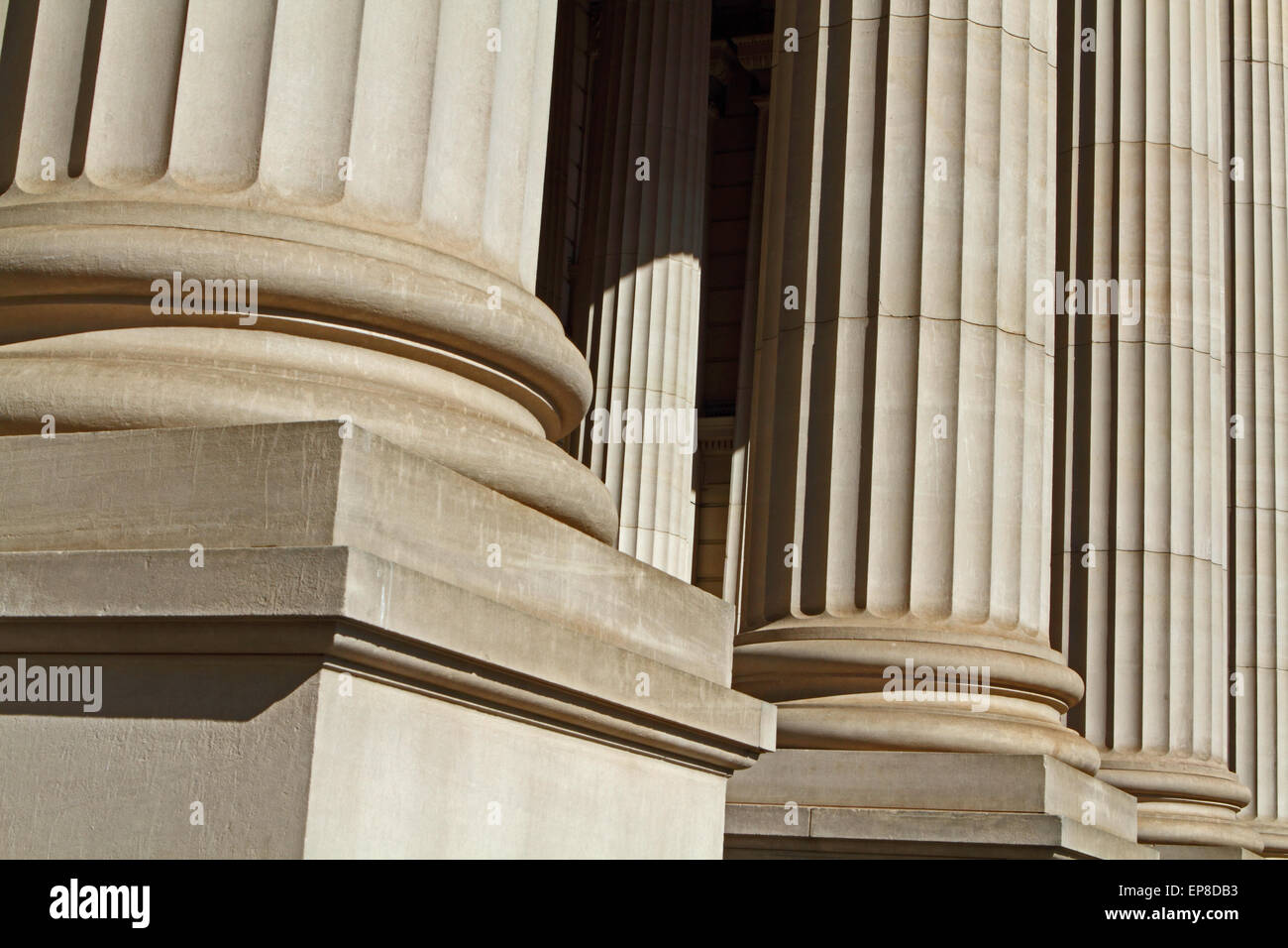 Colonne di fronte al Parlamento, Melbourne Foto Stock