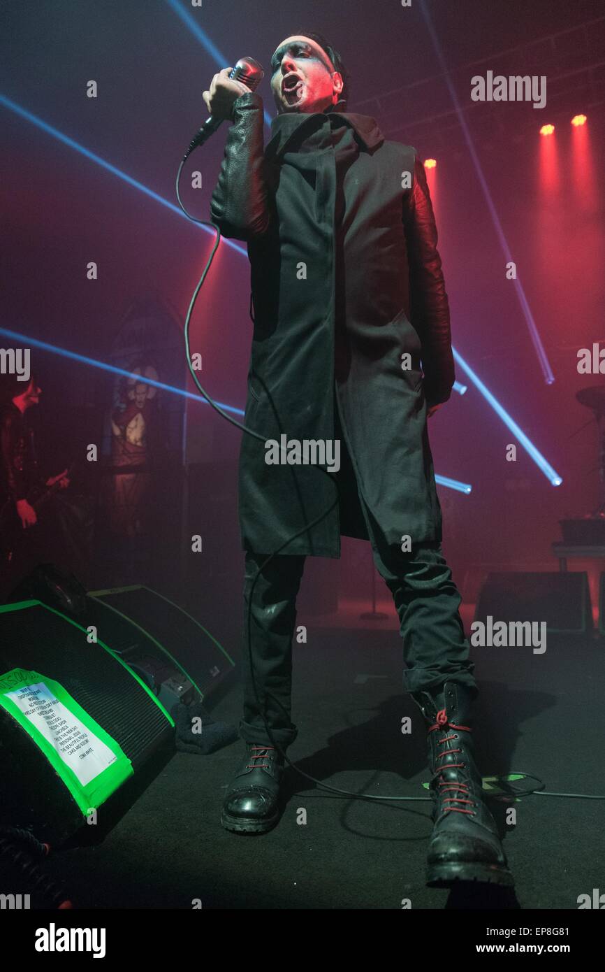 Madison, Wisconsin, Stati Uniti d'America. Il 12 maggio 2015. Il cantante Marilyn Manson si esibisce dal vivo con la sua band al Orpheum Theatre di Madison, Wisconsin © Daniel DeSlover/ZUMA filo/Alamy Live News Foto Stock