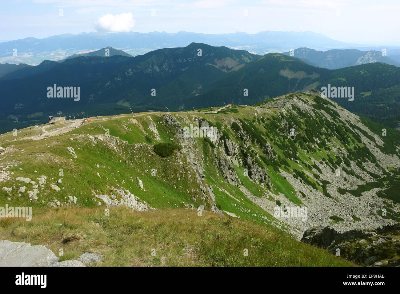 Vista sul Konsky Grun a Jasna, Bassi Tatra, Slovacchia. Foto Stock