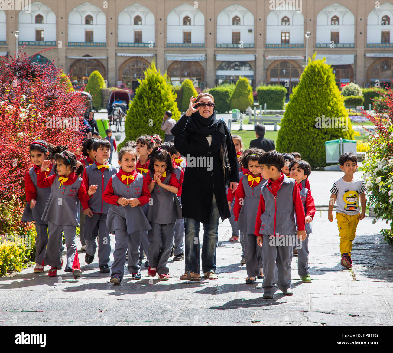 La scuola dei bambini sulla gita, Isfahan, Iran Foto Stock