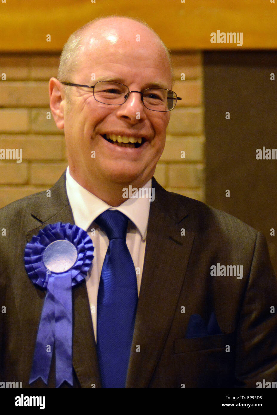 Peter Heaton-Jones Tory membro conservatore del Parlamento per North Devon vincitore delle elezioni generali il 7 maggio 2015 a dichiarazione Foto Stock