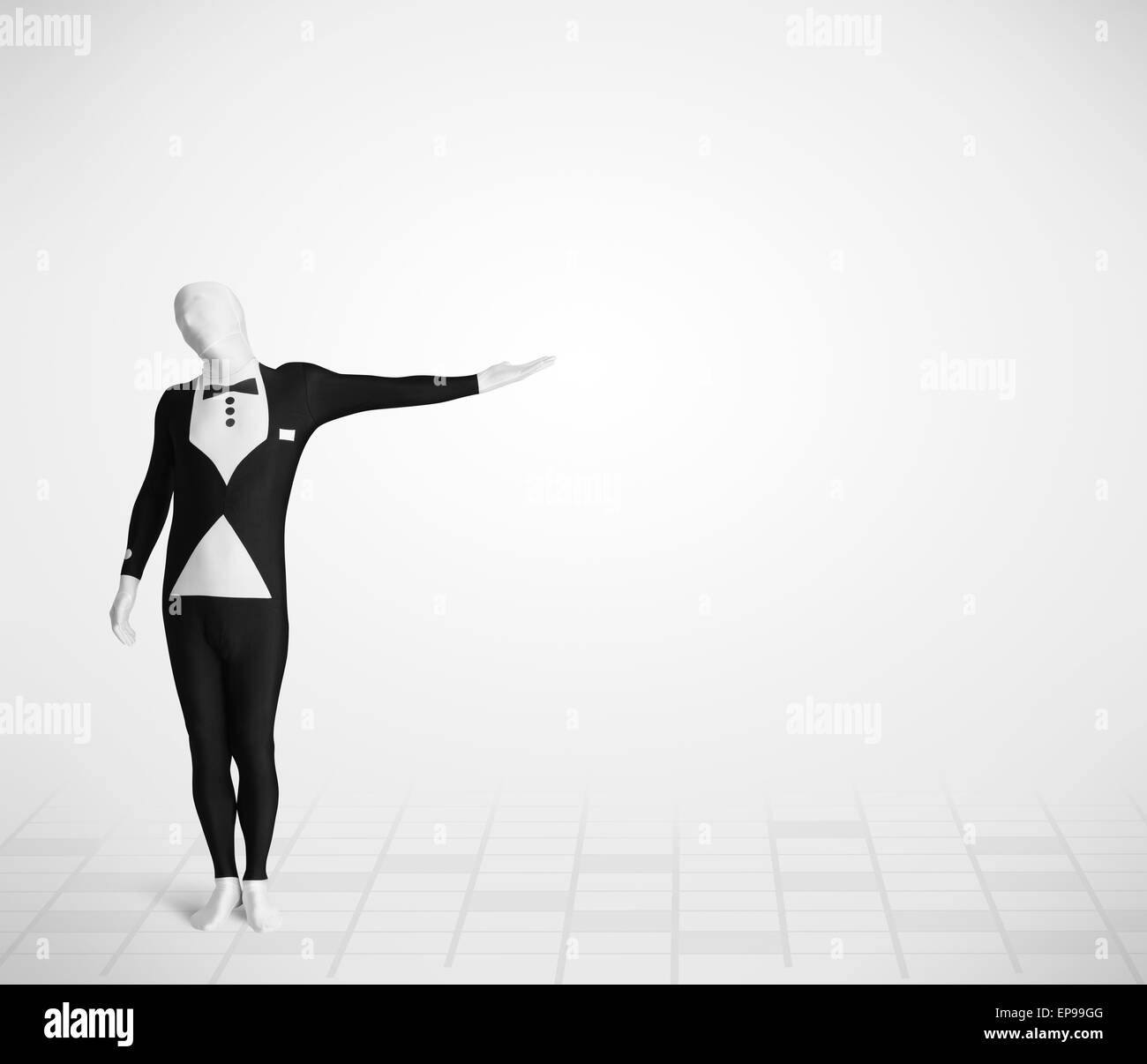 Funny guy nel corpo morphsuit suit guardando lo spazio di copia Foto Stock