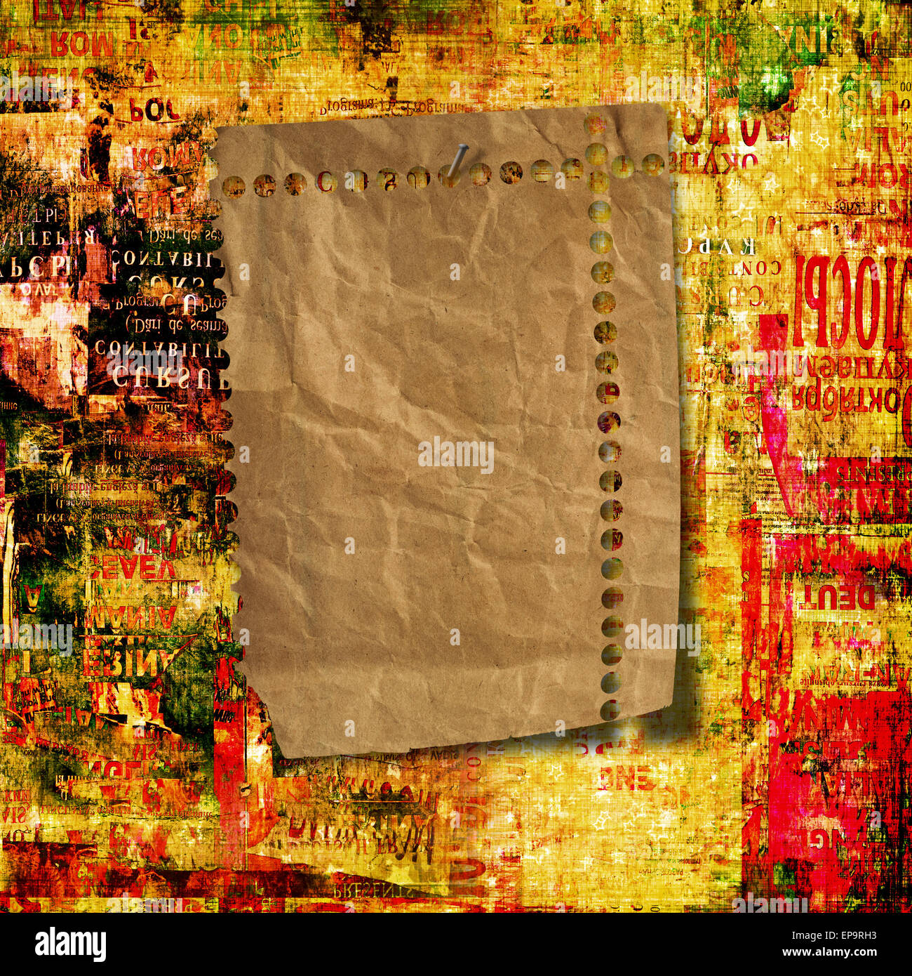 Grunge sfondo astratto con vecchi manifesti stracciati Foto Stock