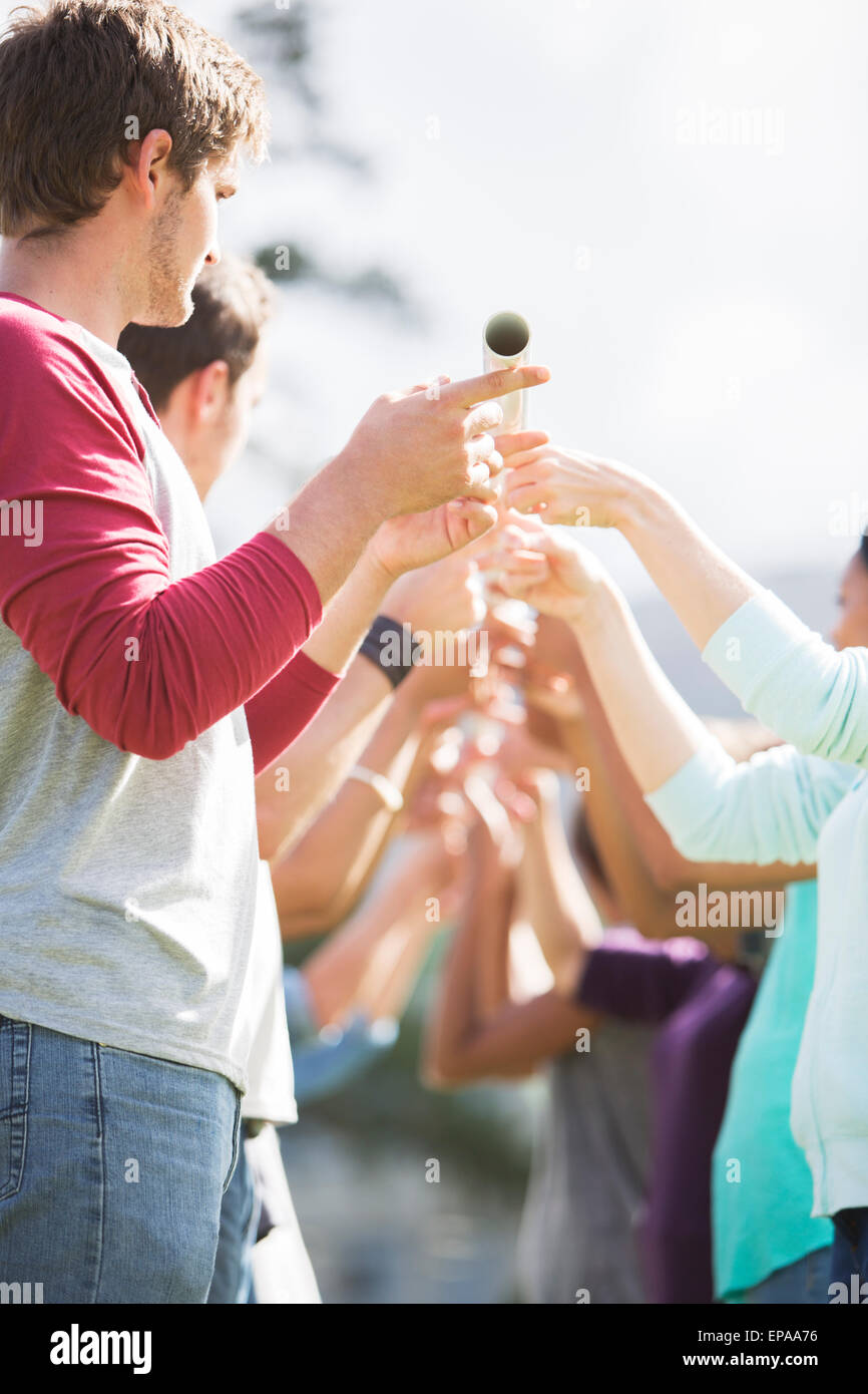 Bilanciamento del team pole fingertip Foto Stock