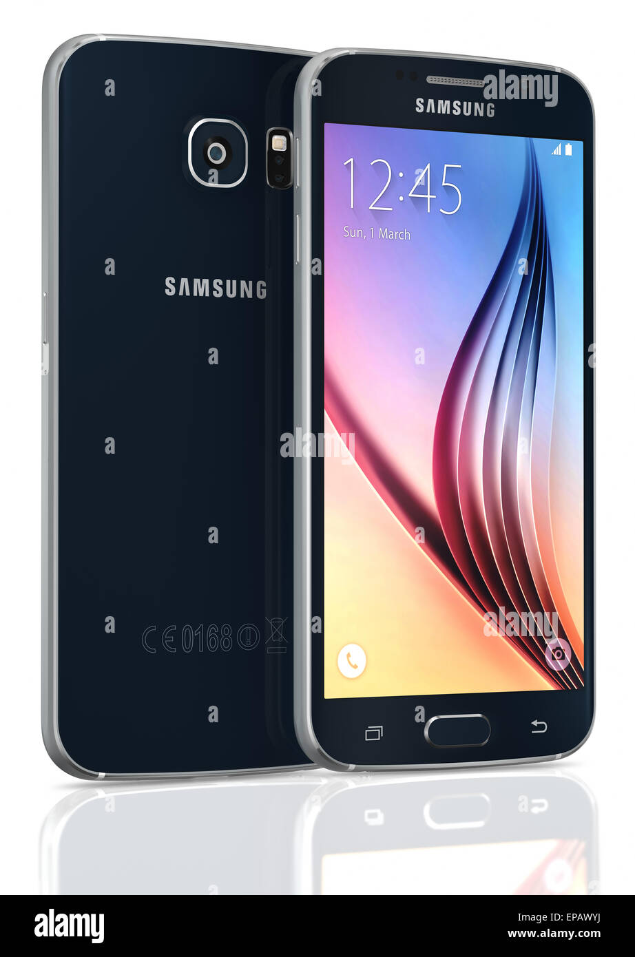 Black Sapphire Samsung Galaxy S6 su sfondo bianco Foto Stock