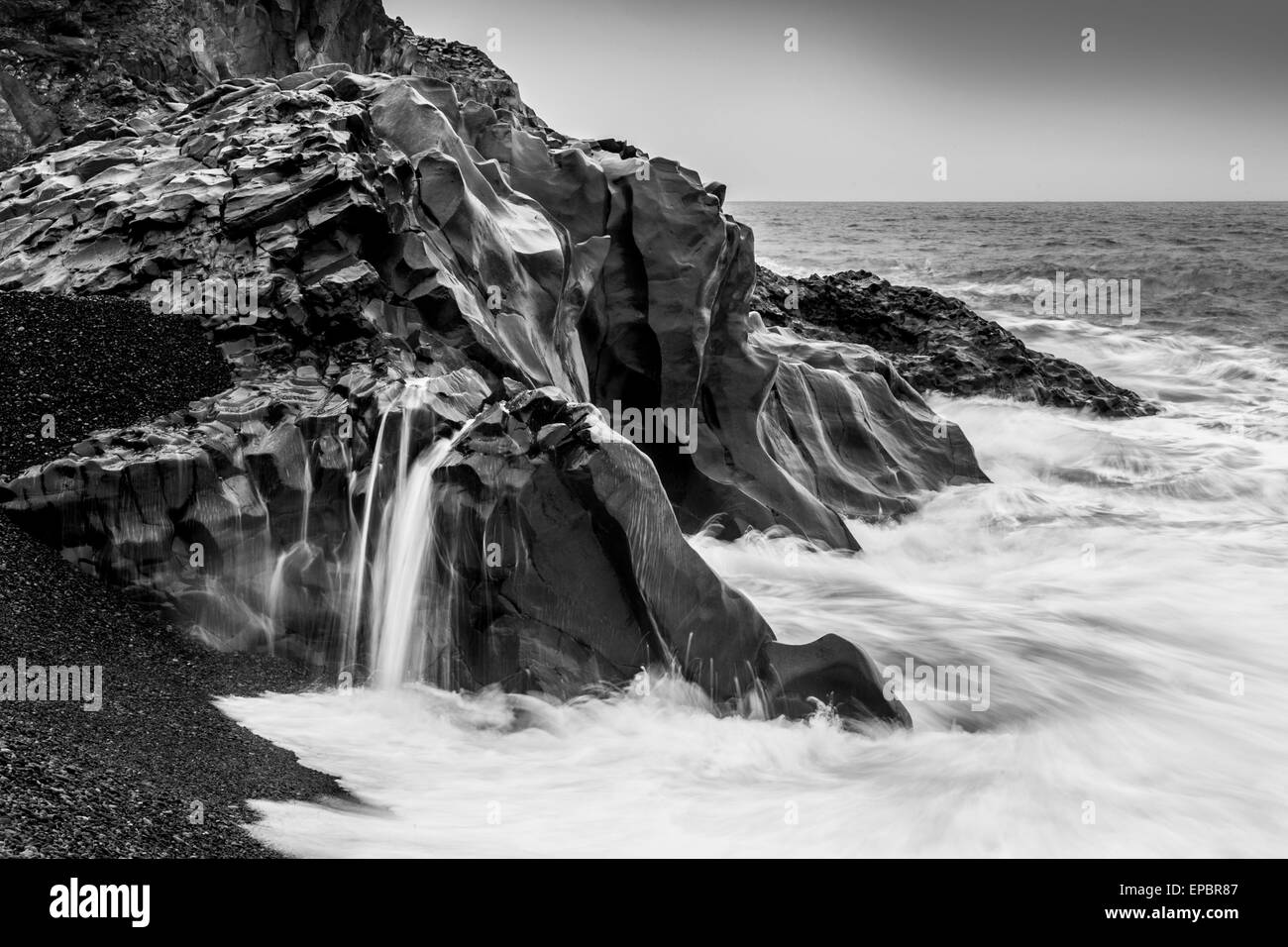 Islanda vacanza e turismo foto - mare Reynisdrangar pile Foto Stock