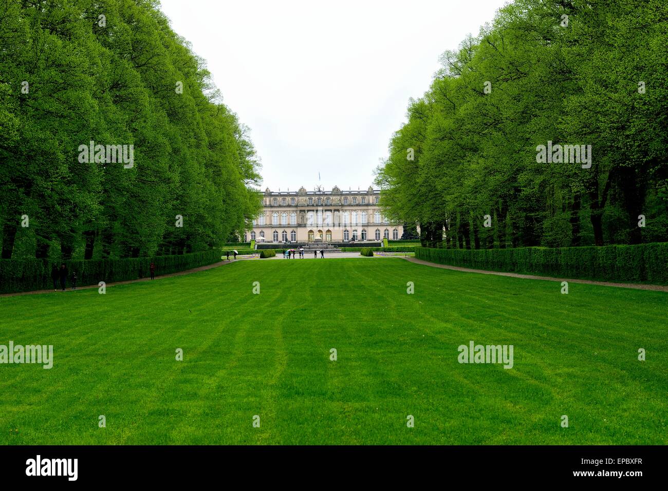 Vista panoramica di Herrenchiemsee Palace e i suoi giardini Foto Stock