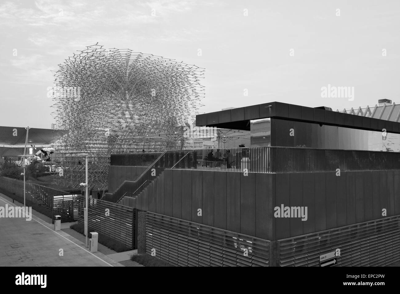 Milano, Italia, 5th maggio 2015. Il padiglione del Regno Unito all'Expo 2015. Wolfgang, il padiglione dell'esposizione del Regno Unito 'The Hive'. Foto Stock