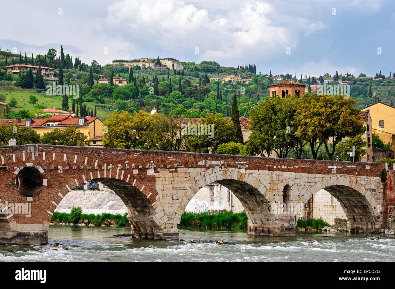 Verona (Italia), il Ponte di Pietra Foto Stock