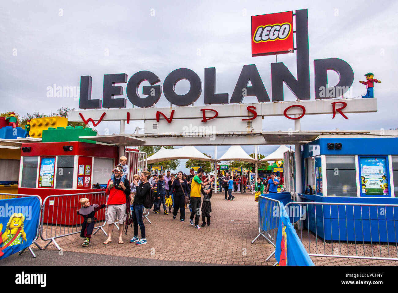 Cancello di entrata a Legoland Windsor, Londra, Inghilterra, Regno Unito. Foto Stock