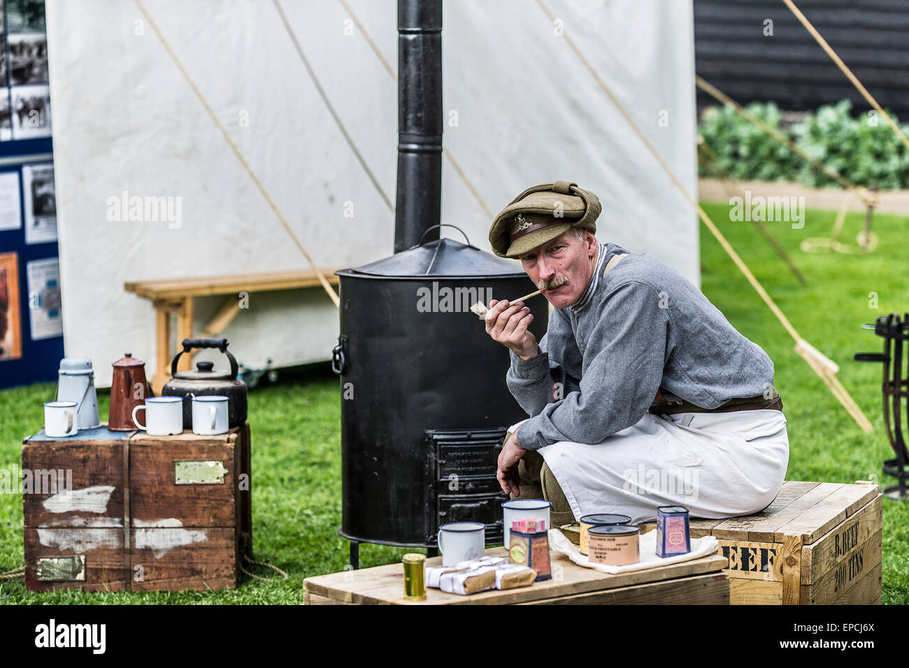 Tempio Cressing Essex, UK. 16 Maggio, 2015. Militari di re-enactors a "Tempio in guerra" una due giorni di militari e Vintage spettacolo basato nel sud-est dell'Inghilterra. Credito: Gordon Scammell/Alamy Live News. Foto Stock