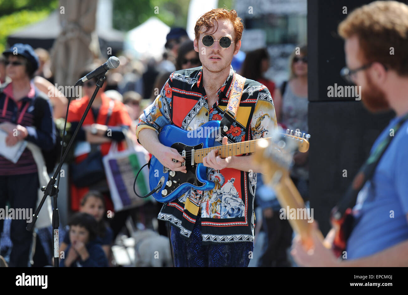 Brighton, Regno Unito. 16 Maggio, 2015. Voi grido Wolf giocando a folle a Brighton Fringe Festival 2015 nel bellissimo sole caldo oggi Credito: Simon Dack/Alamy Live News Foto Stock