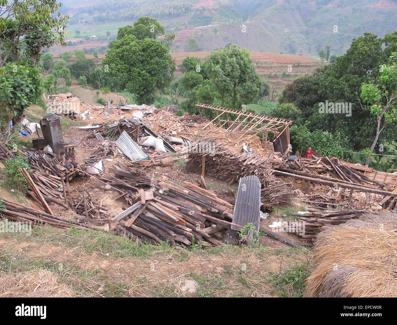 Terremoto ha colpito le persone e gli edifici nel distretto di Kavre vicino a valle di Kathmandu in Nepal Foto Stock