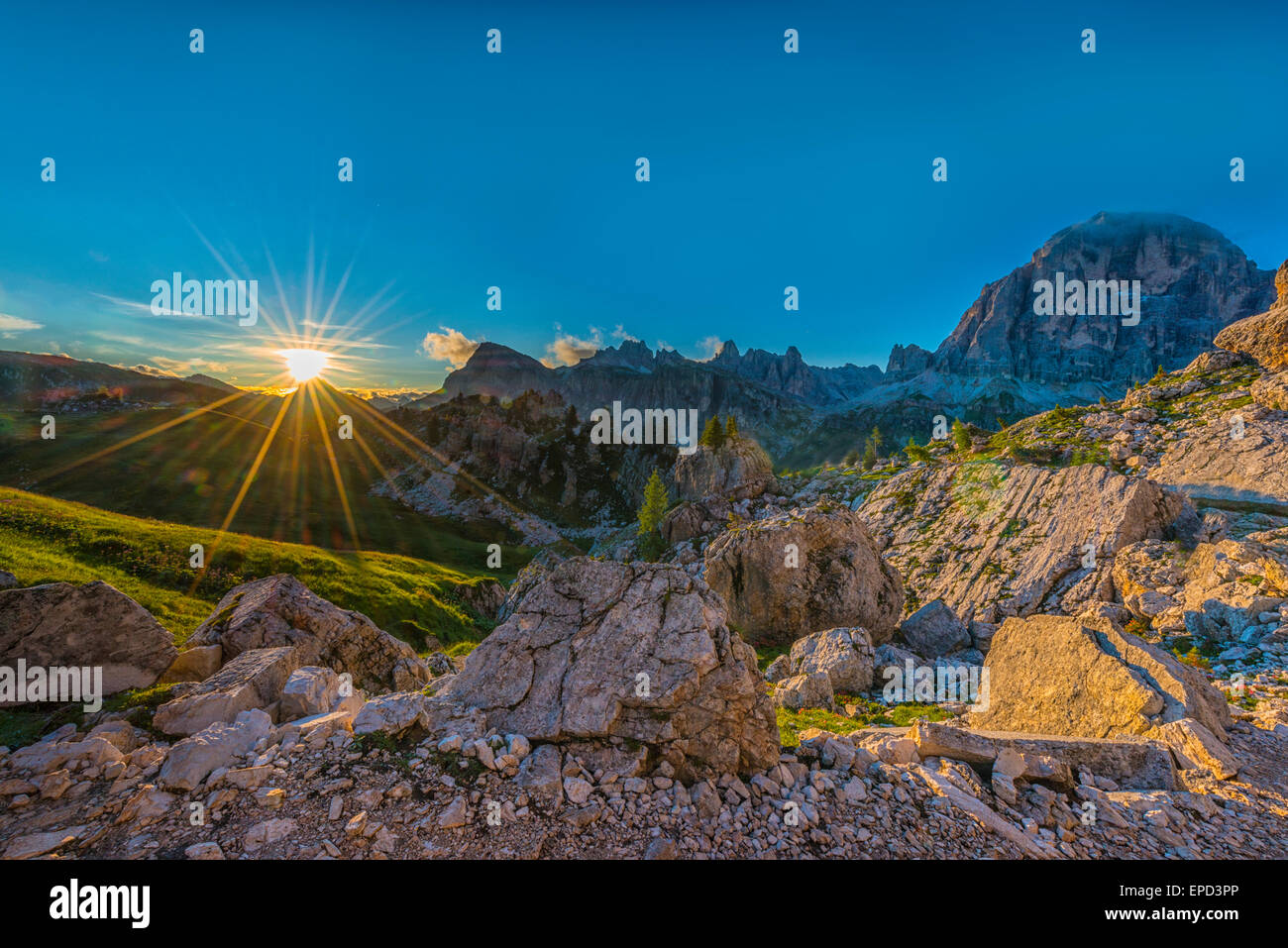 Tramonto sulle Dolomiti, Cinque Torri area, Dolomiti, Italia Foto Stock