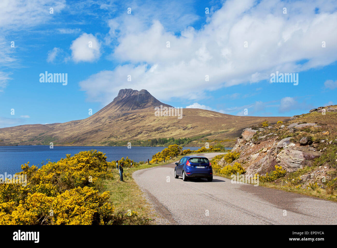 Stac Pollaidh, una montagna vicino a Ullapool, e Loch Lurgainn, Ross-shire, Highlands scozzesi, Scotland Regno Unito Foto Stock