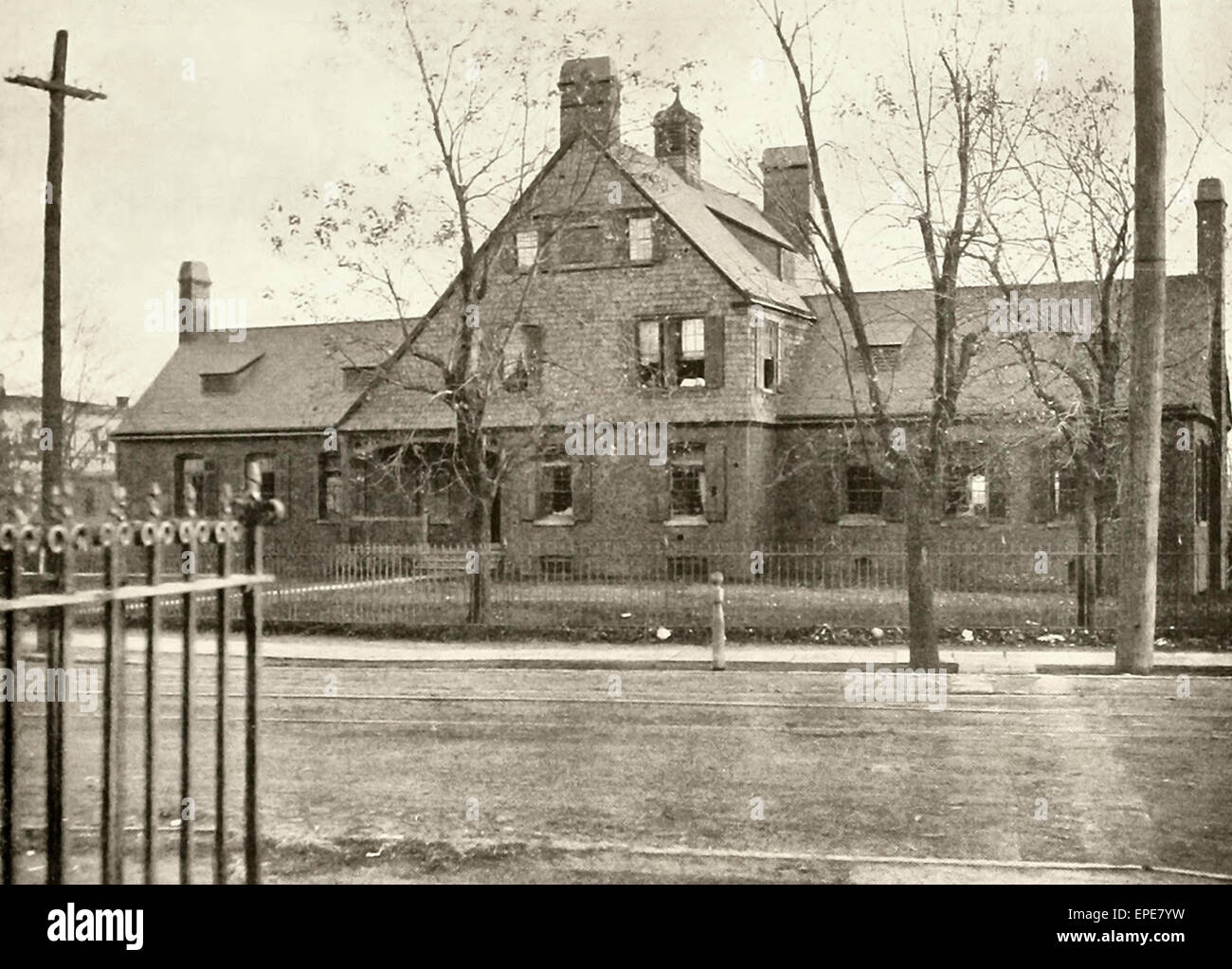 Pozzetti Memorial Hospital, angolo di Albany e Somerset strade, New Brunswick, NJ, circa 1902 Foto Stock
