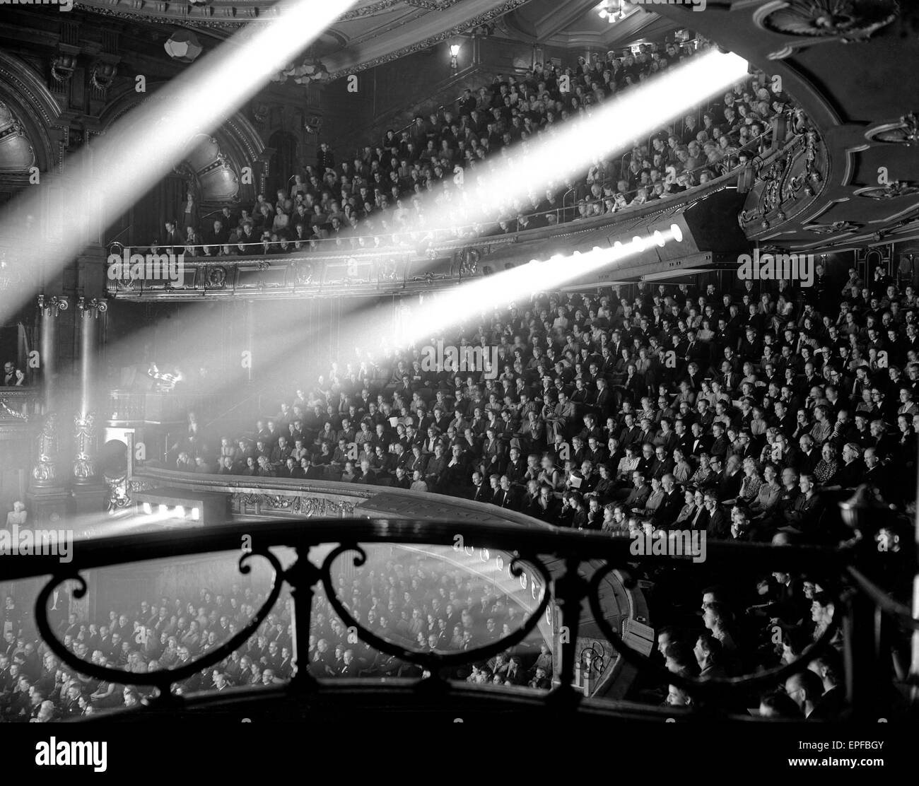 Il Daily Herald Radio Show al London Palladium. 2° ottobre 1949. Foto Stock