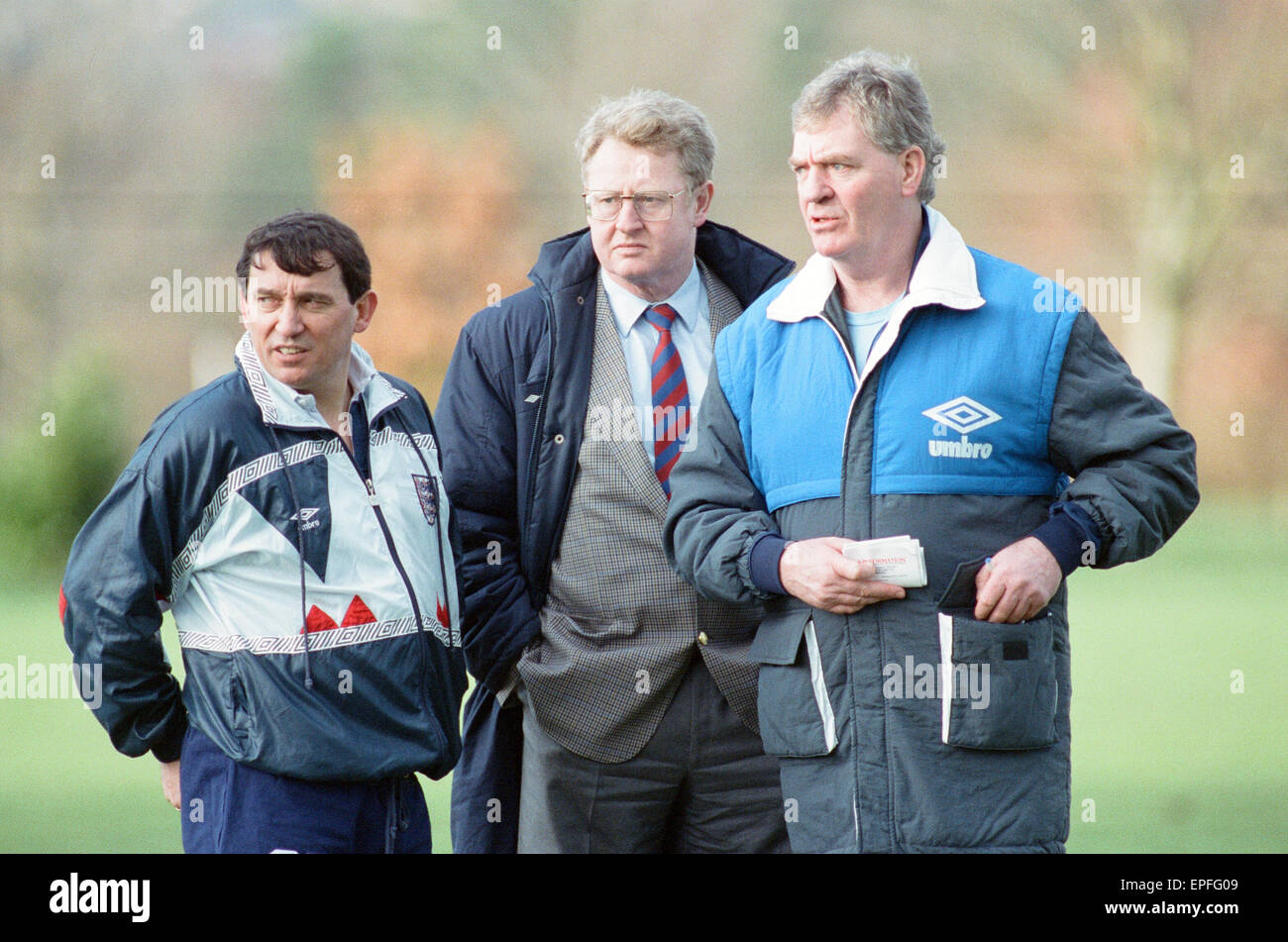 England Football Team, 17 febbraio 1992. Photocall - Graham Taylor Inghilterra Manager, Graham Kelly Chief Executive della Football Association (1989-1998) & Lawrie McMenemy Inghilterra Assistant Manager. Foto Stock
