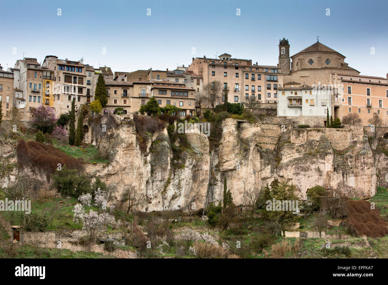 Vista sulla gola di vecchia città di Cuenca in Castilla La Mancha, Spagna centrale. Foto Stock