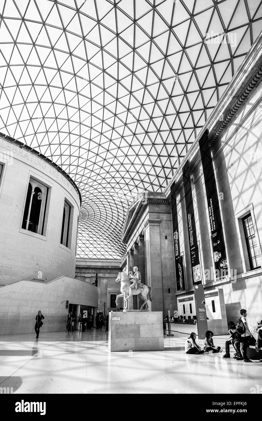 L'interno del British Museum di Londra. Vista del British Museum Great Court, Londra, Inghilterra, Regno Unito. Interno del British Museum. Foto Stock