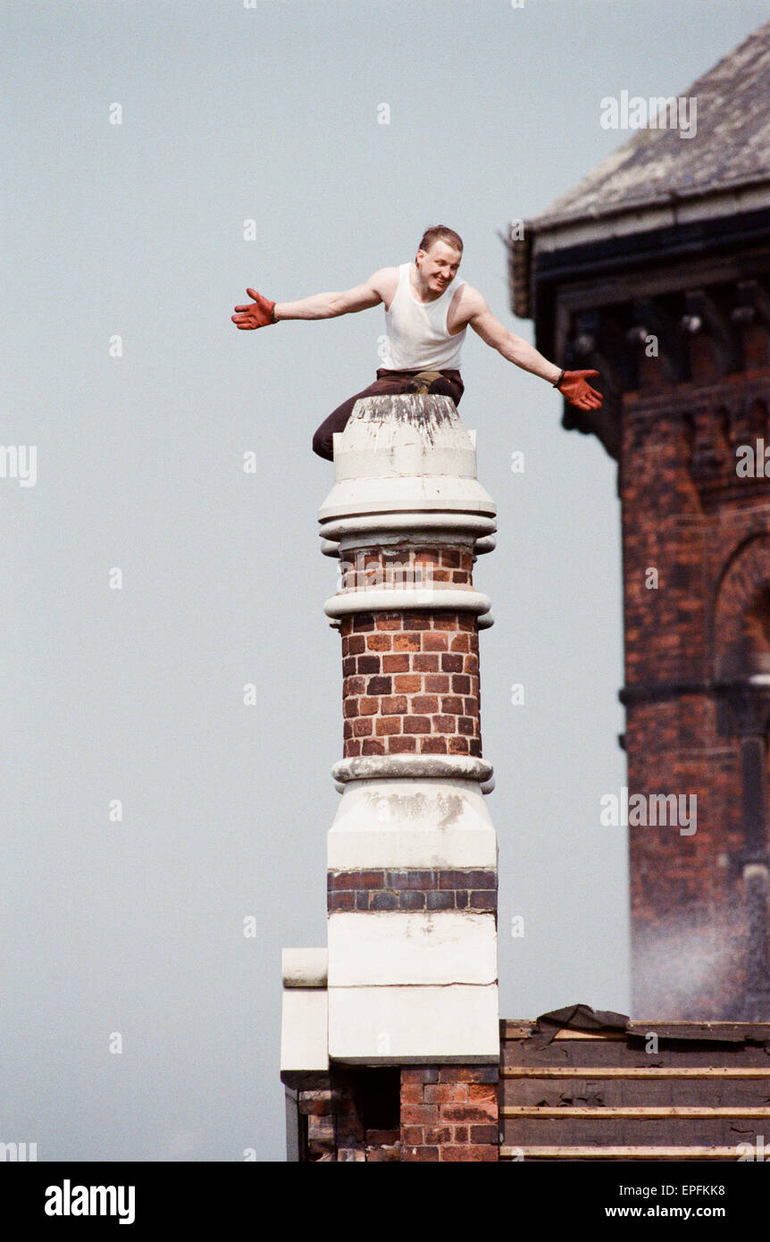 Strangeways Prison Riot Aprile 1990. A 25 giorni di prigione sommossa e tetto a protestare in prigione Strangeways a Manchester in Inghilterra. La sommossa è iniziata il 1 aprile 1990 prigionieri quando ha preso il controllo del carcere di cappella e la sommossa si diffuse rapidamente in tutta la maggior parte Foto Stock