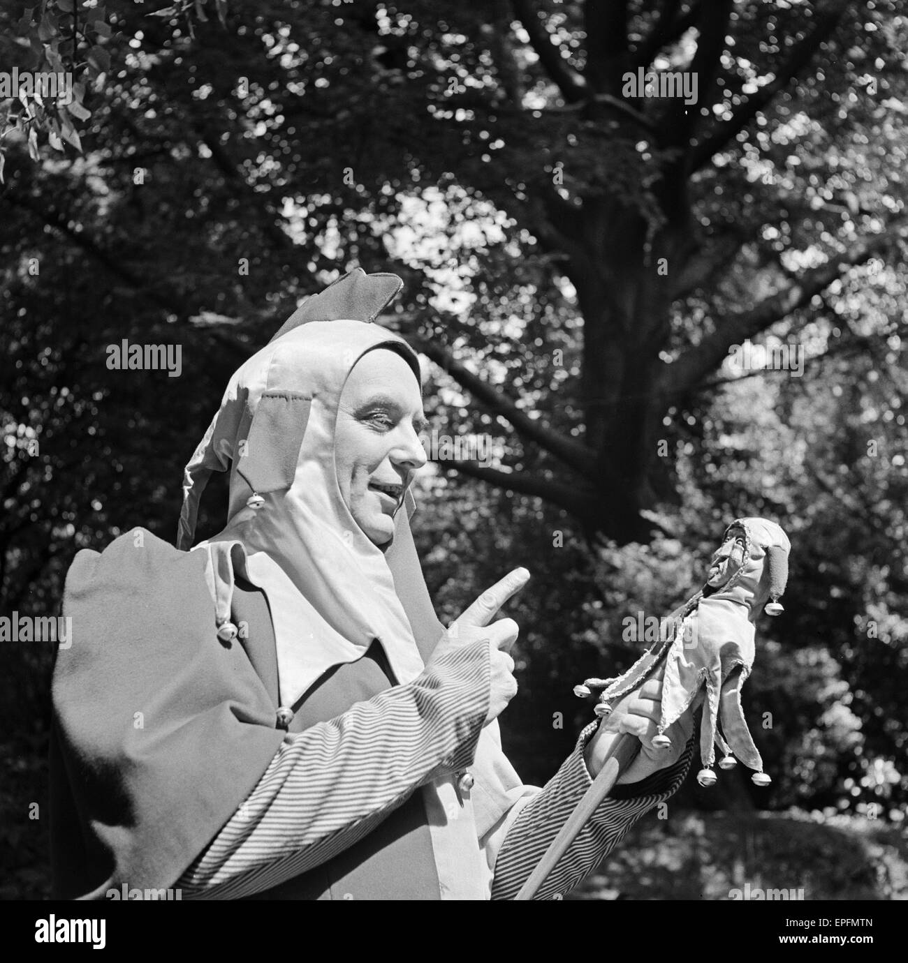 La produzione del famoso gioco di Shakespeare "Come vi piace" avranno luogo presso il Regent Park Open Air Theatre, 1947. Richard Littledale come termine di paragone nel gioco. Foto Stock