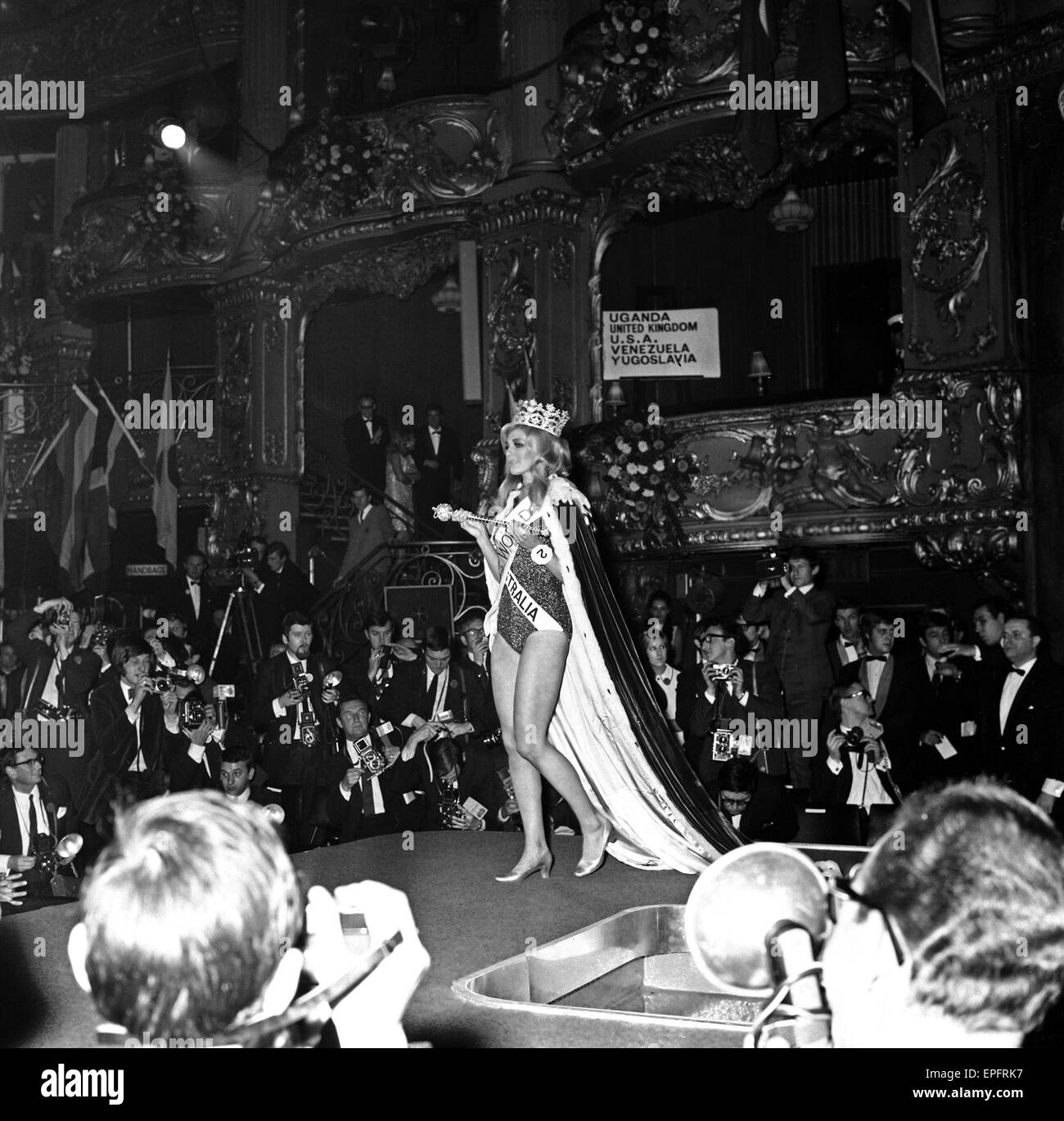 Miss Mondo 1968, tenutasi al Lyceum Theatre di Londra, 14 novembre 1968. Vincitore, Penelope Plummer, Miss Australia. Foto Stock