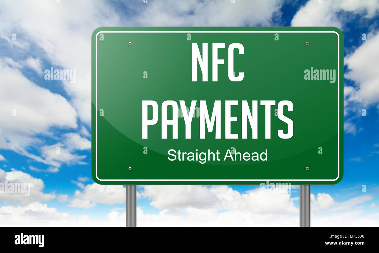 Pagamenti NFC - Autostrada cartello sul cielo dello sfondo. Foto Stock