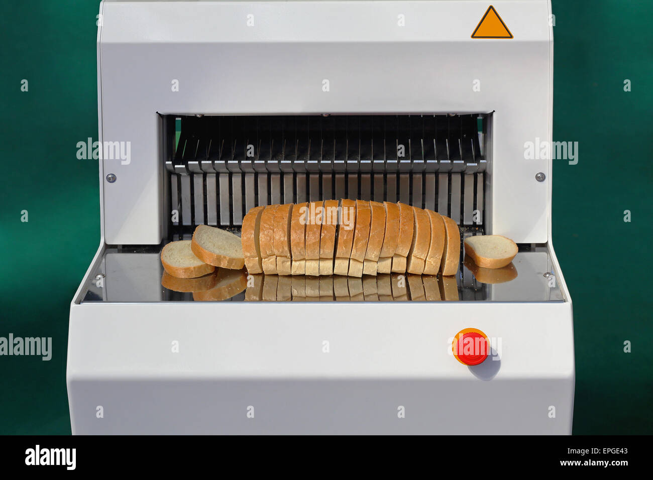 Bread slicer immagini e fotografie stock ad alta risoluzione - Alamy