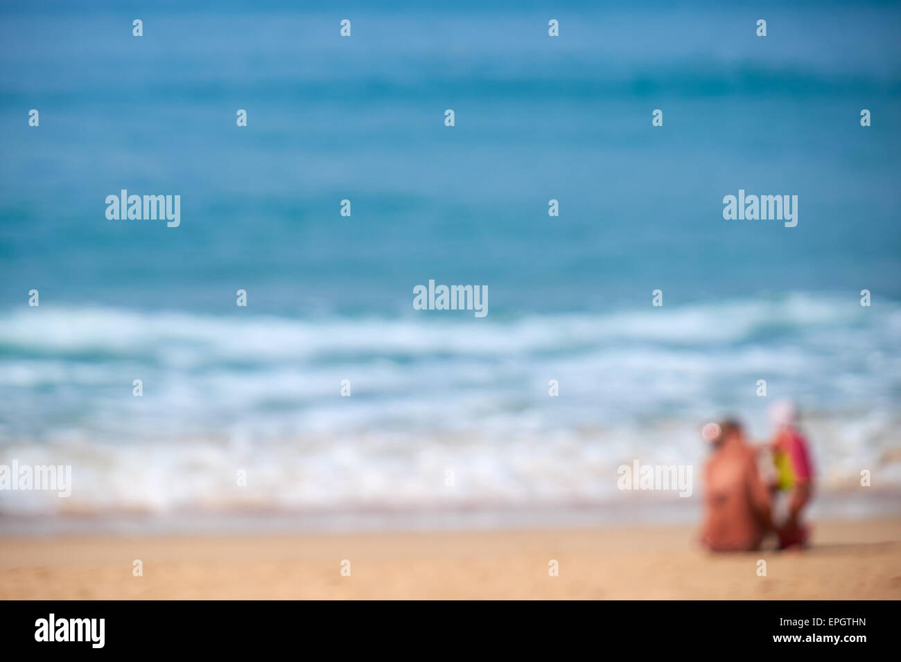 Sfondo Fuzzy persone vicino al mare Foto Stock