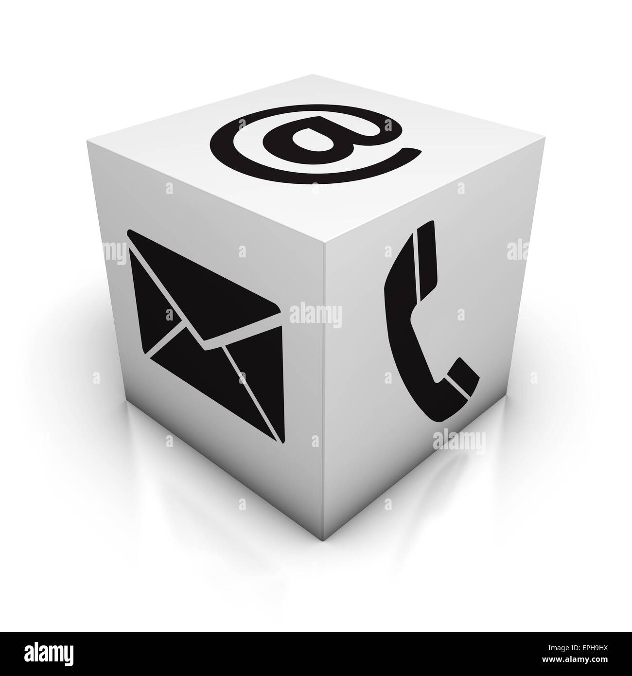 Sito web contattaci il concetto di Internet con e-mail, telefono e al black icona e simbolo su un cubo bianco con la riflessione. Foto Stock