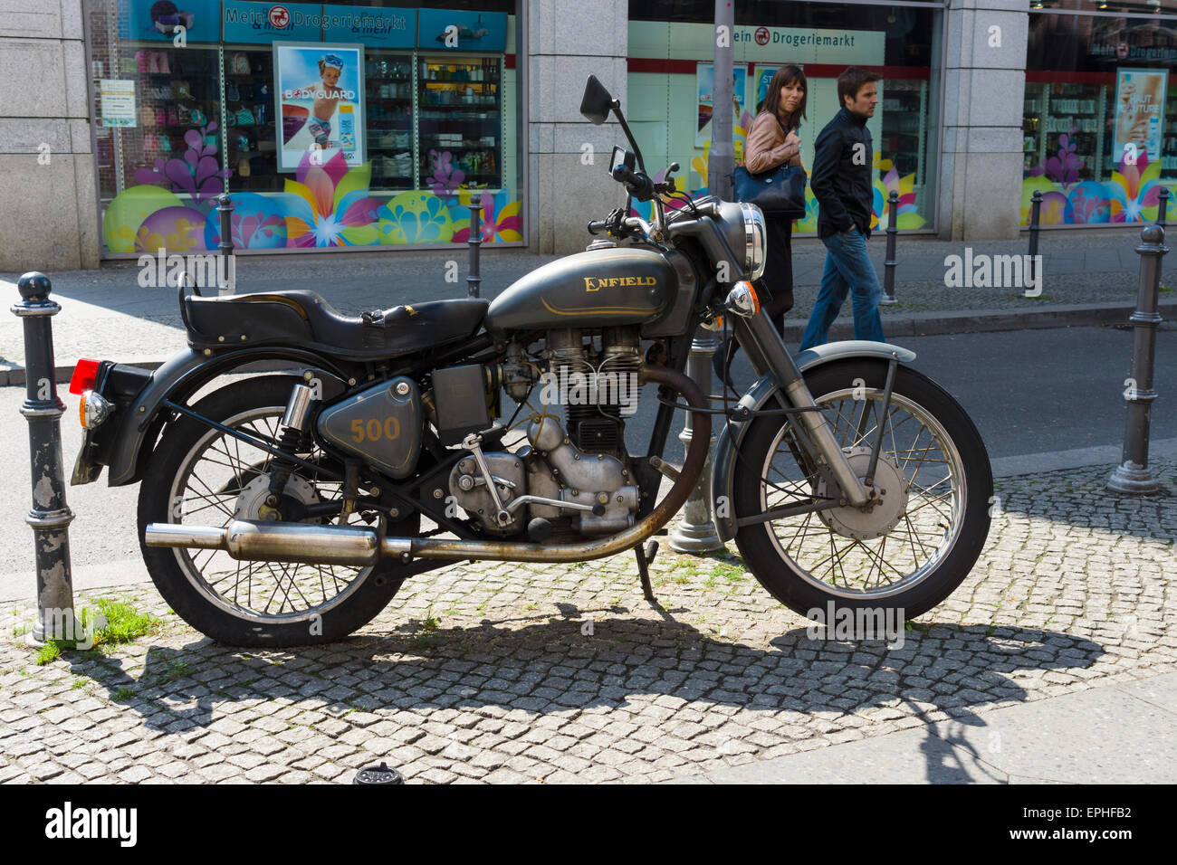 Moto Royal Enfield Bullet 500 Classic Foto stock Alamy