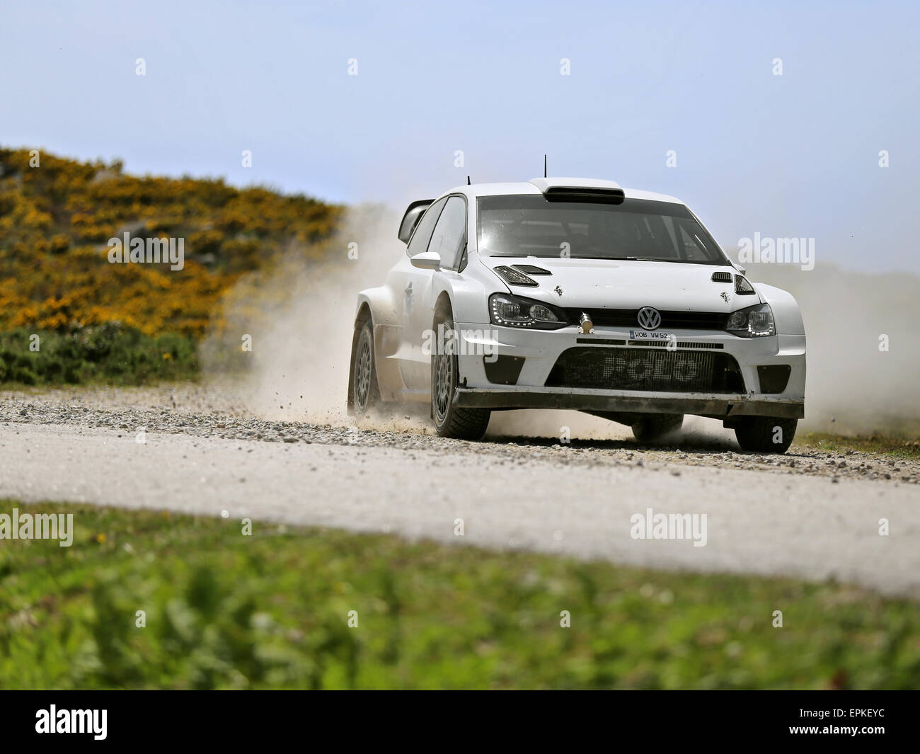 VIANA DO CASTELO, Portogallo - 12 Maggio: Volkswagen Polo R WRC in fase di test per il Rally del Portogallo a Viana do Castelo, Portogallo, 12 maggio 2016. Foto Stock