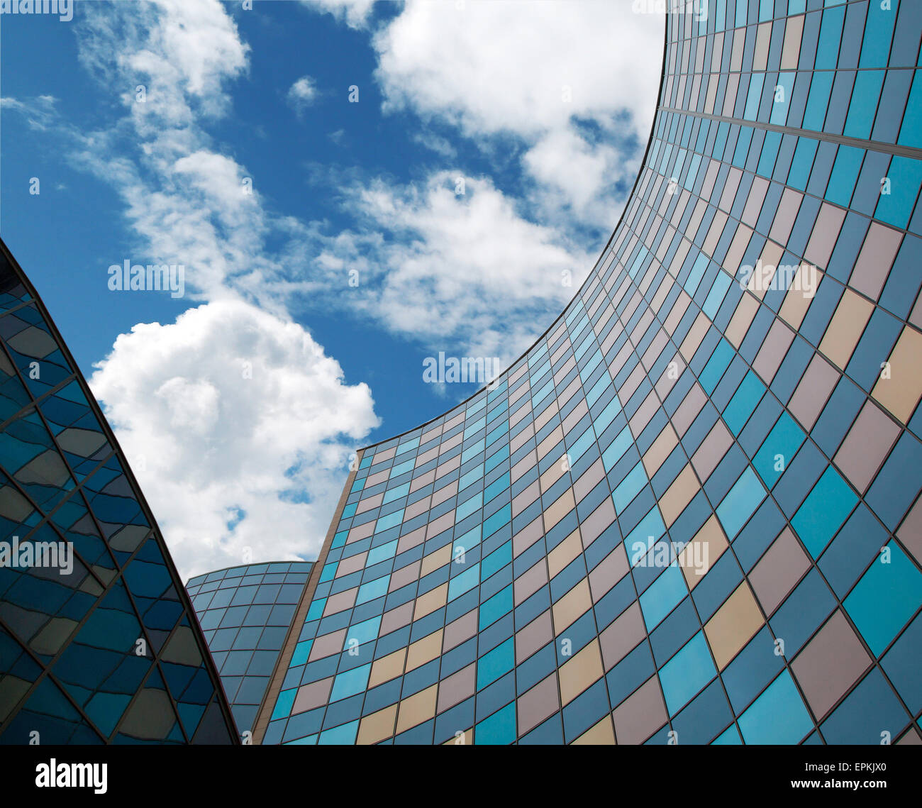 Edificio contro il cielo Foto Stock