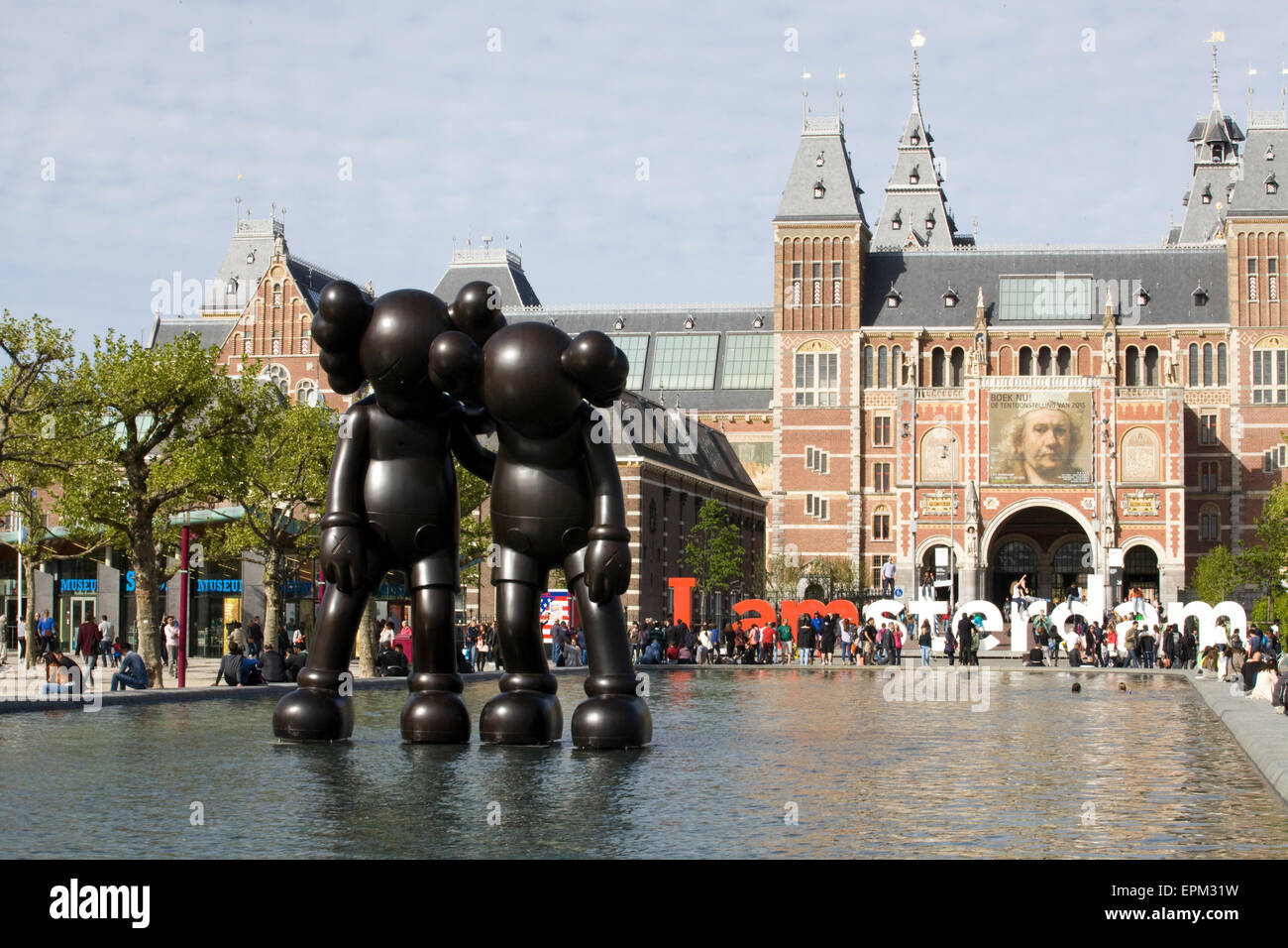 Statua al Rijksmuseum di Amsterdam " Camminare sull'acqua" Foto Stock