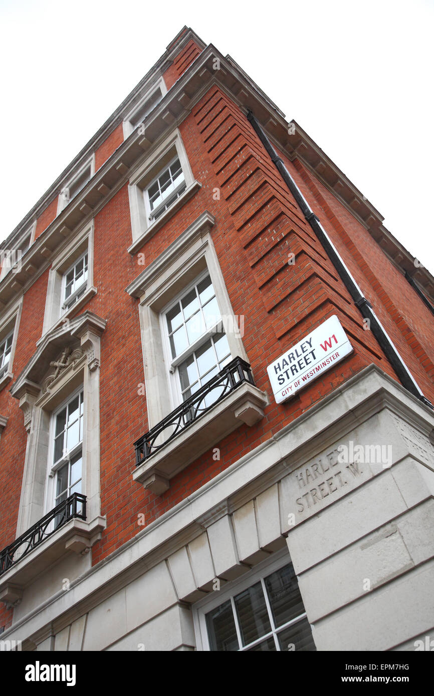 London's Harley Street, rinomata come centro private di cure mediche nel Regno Unito. Angolo di Devonshire San Foto Stock