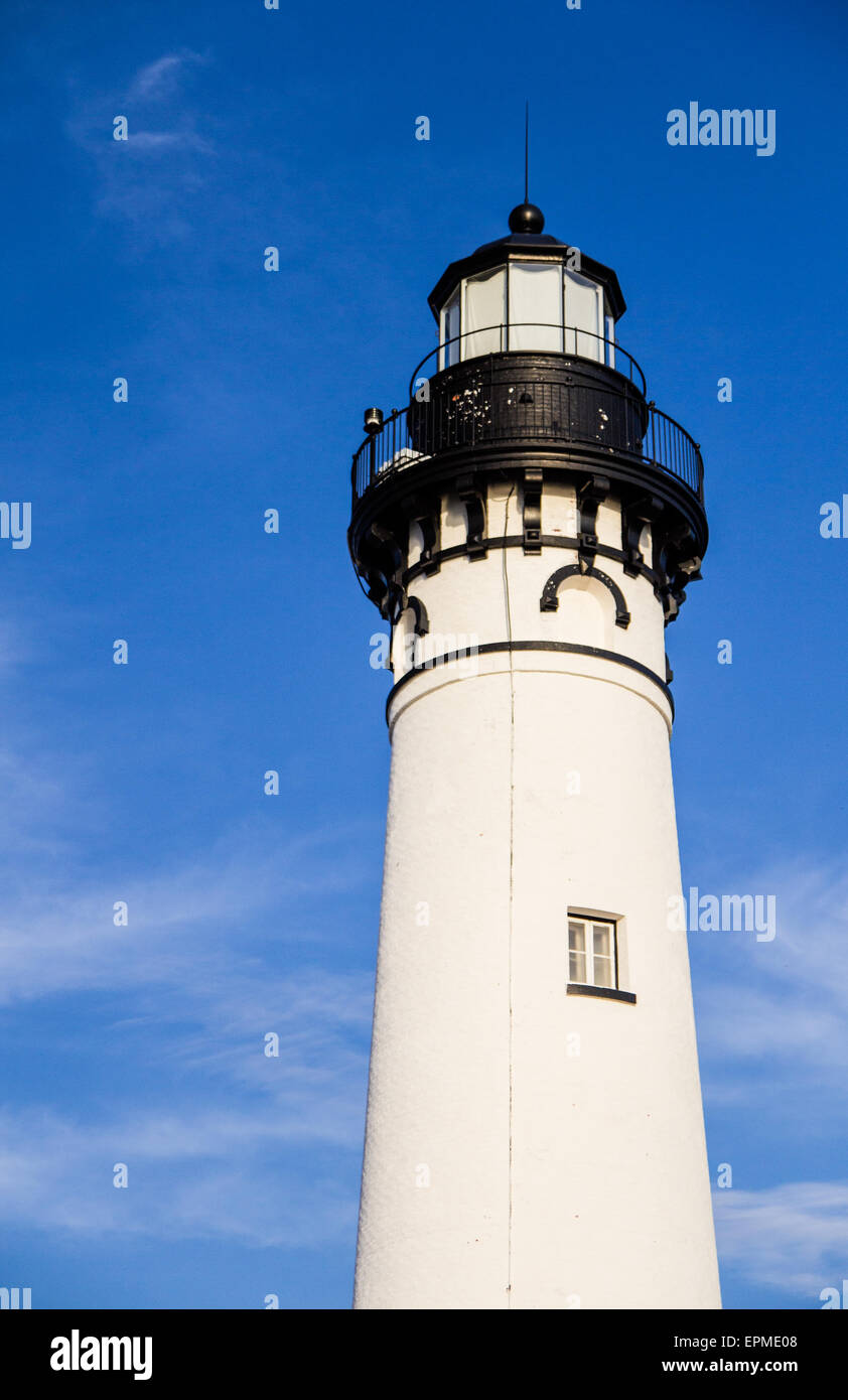 Il Au Sable Faro in Pictured Rocks National Lakeshore sulla costa del lago Superior nella Penisola Superiore del Michigan. Foto Stock